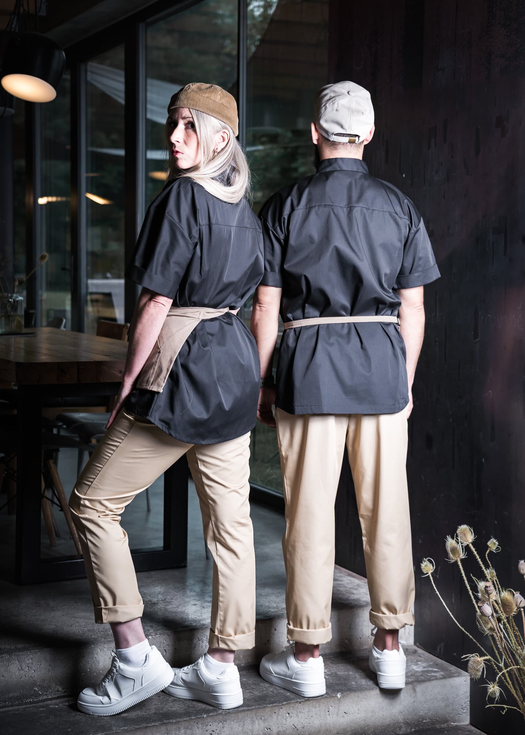 Waist apron tied around the body